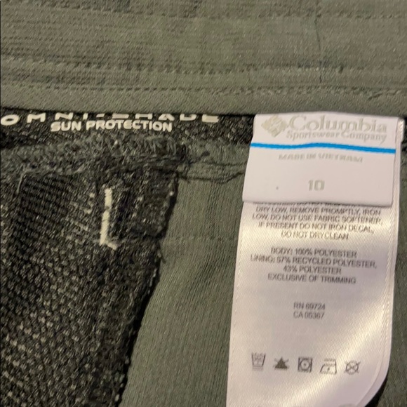 Columbia green shorts Size 10 - Picture 8 of 15